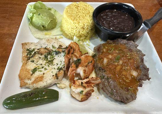 Combo Chapin with churrasco , chicken breast & shrimp . Amazingly delicious!