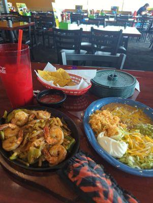 Shrimp fajita is a horchata and chips