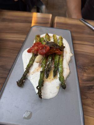 Asparagus w/ whipped goat cheese