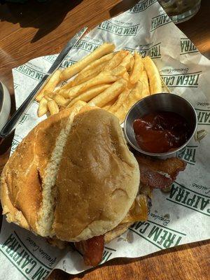 Cheeseburger, really good!