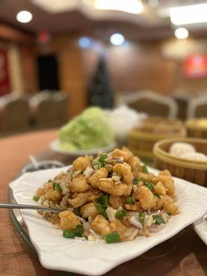 Lettuce Wraps with Shredded Shrimp