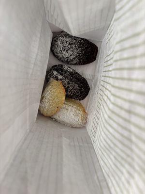 Too good to go order.4 madeleines.