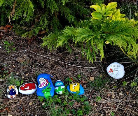 Shell art on walkway up to beach entryway 5.3.20