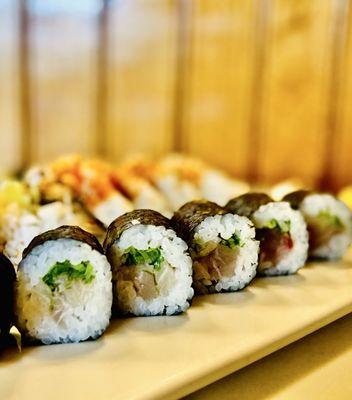 "Yellowtail & scallion Maki"