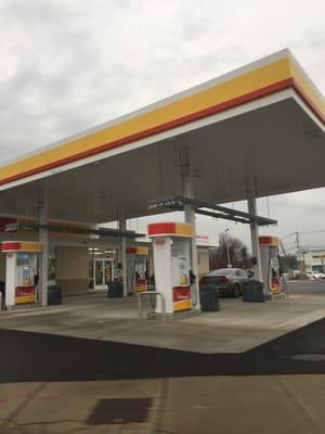 Shell Framingham -- 228 Waverly Street / Route 135, Framingham Station