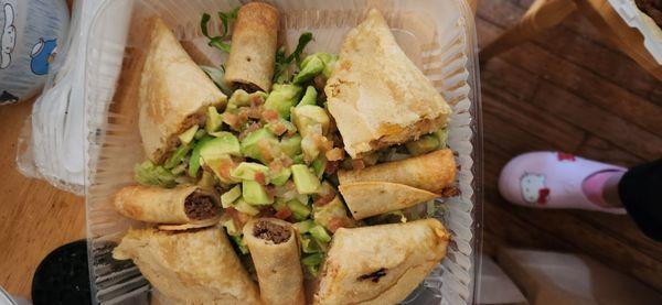 Trio house platter comes with two chicken empanadas, two beef taquitos with their homemade guacamole. Love the chunky guac!
