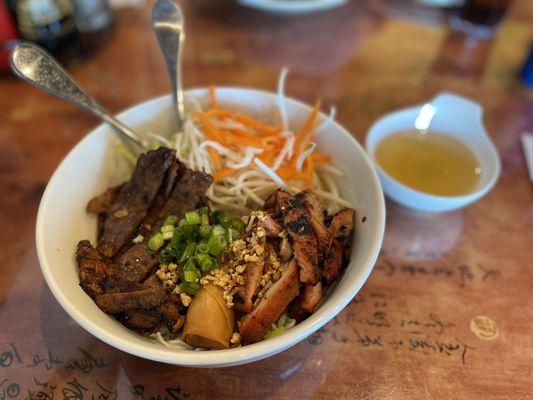 B6 Bún Ba Món - Combo Vermicelli Noodles (Choice of 3 items: Lemongrass Beef, Chicken, and Fried Spring Rolls), $14.95 (3.13.22)