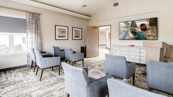 Holiday Emerald Pond