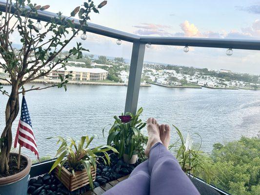 It's the view... w/un cafecito hecho con amor, a great book, & a slice of warm coffee cake to end the Sunday vibe in such peace. :))))
