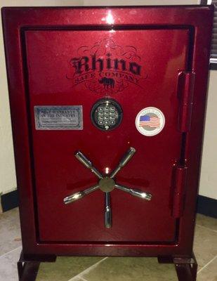 Rhino Series CD3022GL personal or office safe. Beauty!