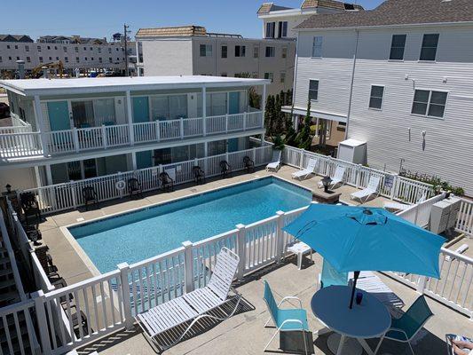 Lampost Condominiums