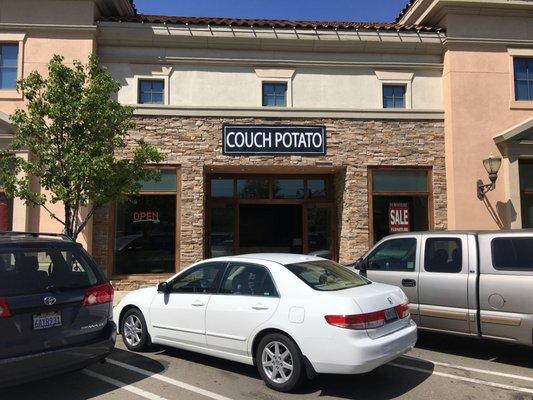 IN THE STREET OF BRENTWOOD