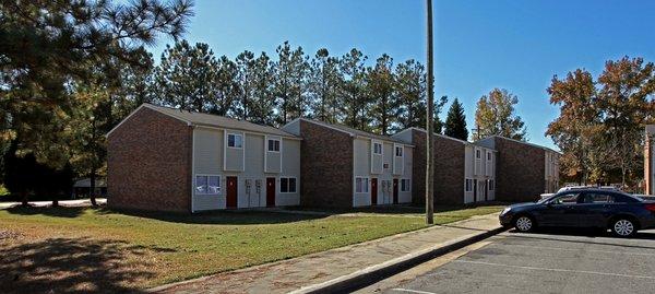 Northcross Townhomes Apartments in Charlotte, NC offering two, three and four bedroom apartments for rent in Charlotte.