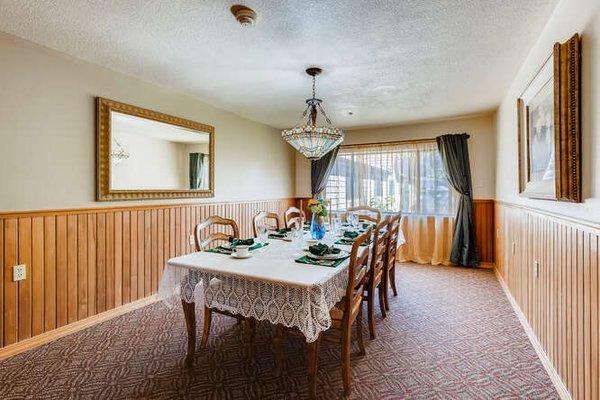 Holiday Vineyard Place