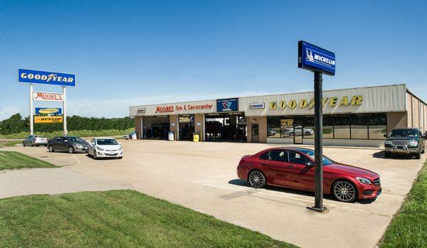 MOORE'S TIRE & SERVICE CENTERS