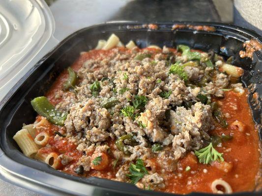 The rigatoni w marinara and sausage. Green pepper too.