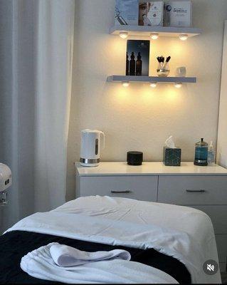 Facial Room