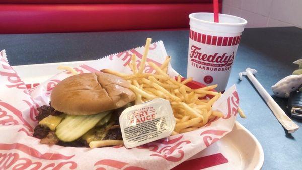 Freddy's Frozen Custard & Steakburgers