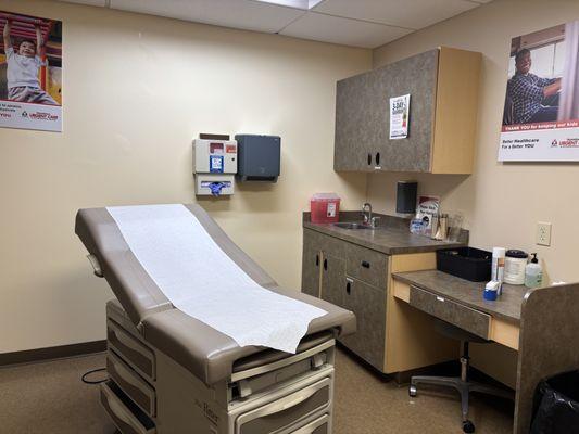 Exam room in Hometown Urgent Care & Occupational Health in Groveport, Ohio.