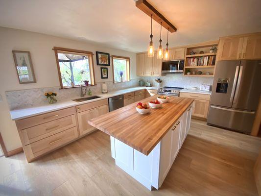 Straightline Construction & Granite