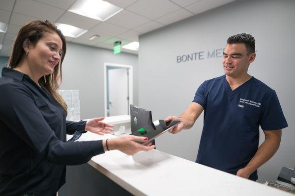 Dr. Benjamin Bonte - interventional pain physician and physiatrist