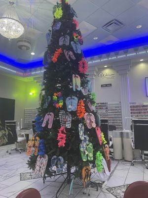 Super cute Summer Pedicure Tree. Cute and smart! They decorate for all the seasons!