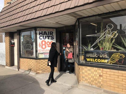 R's Looking Good Beauty Salon South Side