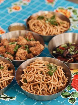 One of the best garlic noodles | IG: @pimchanyum