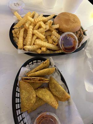 Pulled pork sandwich and mini tacos