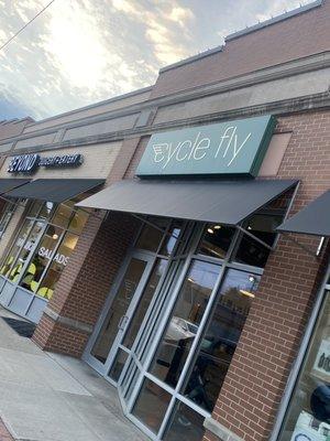 Tuesday, 21 March 2023 -- outside CycleFly