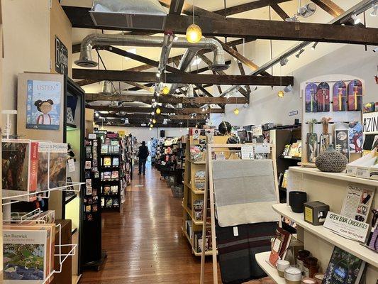 Peregrine Book Company