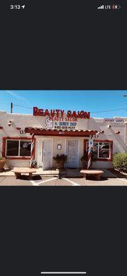 Front of Unisex Beauty and Barbershop