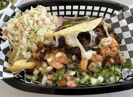 El Barquito Seafood & Grill