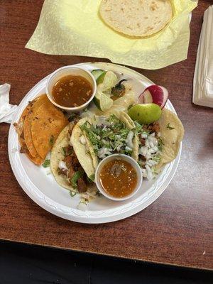 La Placita Carniceria Taqueria