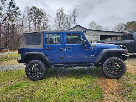 Meetu did alot of upgrades to me jeep. Put in lift kit, new radio, backup camera etc. I bring my vehicles to him now for all my needs.