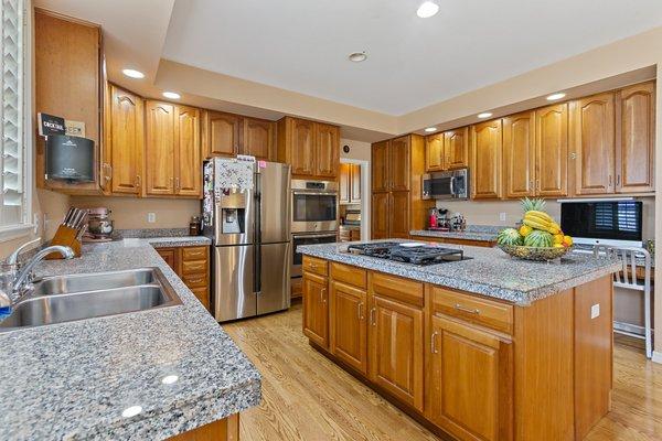 Shallon Daniel - Keller Williams Realty