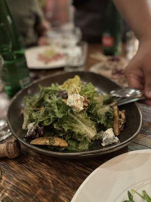 Insalata with apple and blue cheese