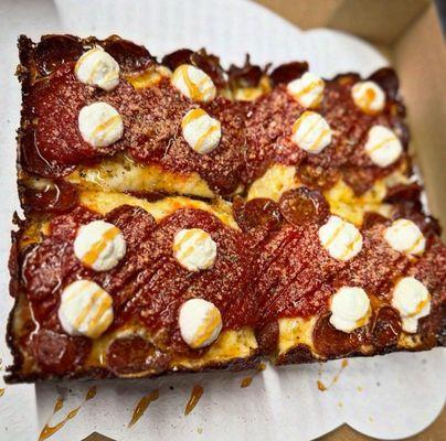 Pan PRH Pepperoni, ricotta and hot honey