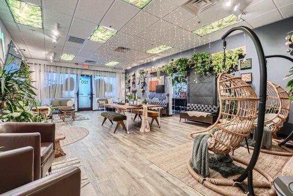 Whether hosting an event or looking for a place to unwind and find inspiration, our creative studio is for you!