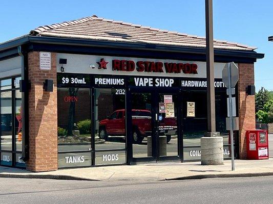 Red Star Vape Smoke & CBD