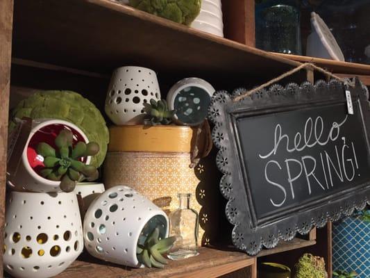 Simplicity Decor - Interior Design, Home Decor and Gifts - Kirkland, WA. Spring home decor and gardening items.