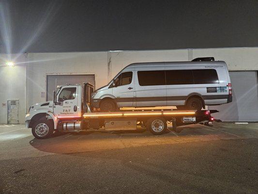 F & F Towing Service