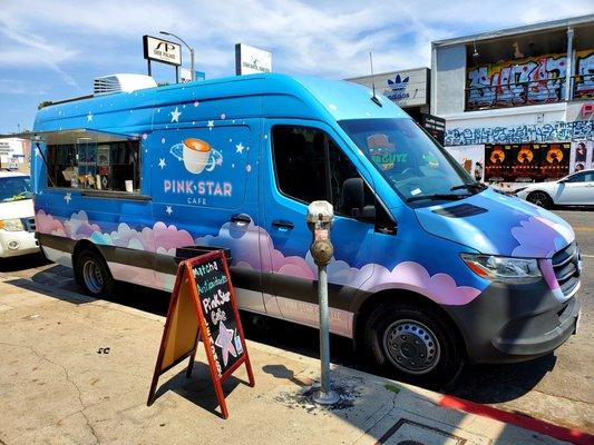 Pink Star Café is located right in front of BAIT Shop, but you can’t miss that adorable Baby Blue and Pink colored mobile Pink Star Café!