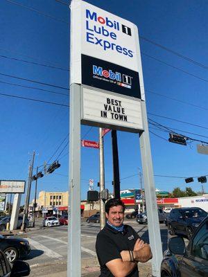 We're at the corner of Richmond and Shepherd!