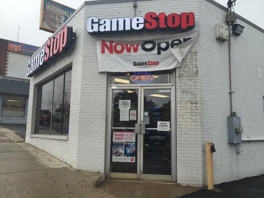 This is the actual Gamestop. This one is located outside of the Wheaton Mall