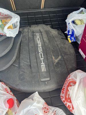 Engine cap in the trunk
