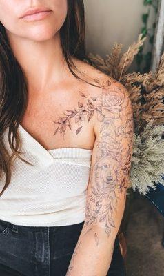Custom floral tattoo by Jesse Najera @jessenajeratattoo Email jessetattoome@gmail.com to book an appointment. #inktattoo #tinytattoo