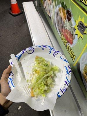 Deep fried quesadilla with mild sauce Quesadilla frita con salsa verde