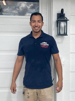 Electricians Service Team