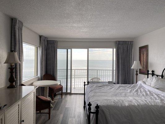 Emerald Shores Hotel